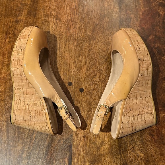 Stuart Weitzman Riveria Tan Patent Leather Peep Toe Wedge - Picture 6 of 12